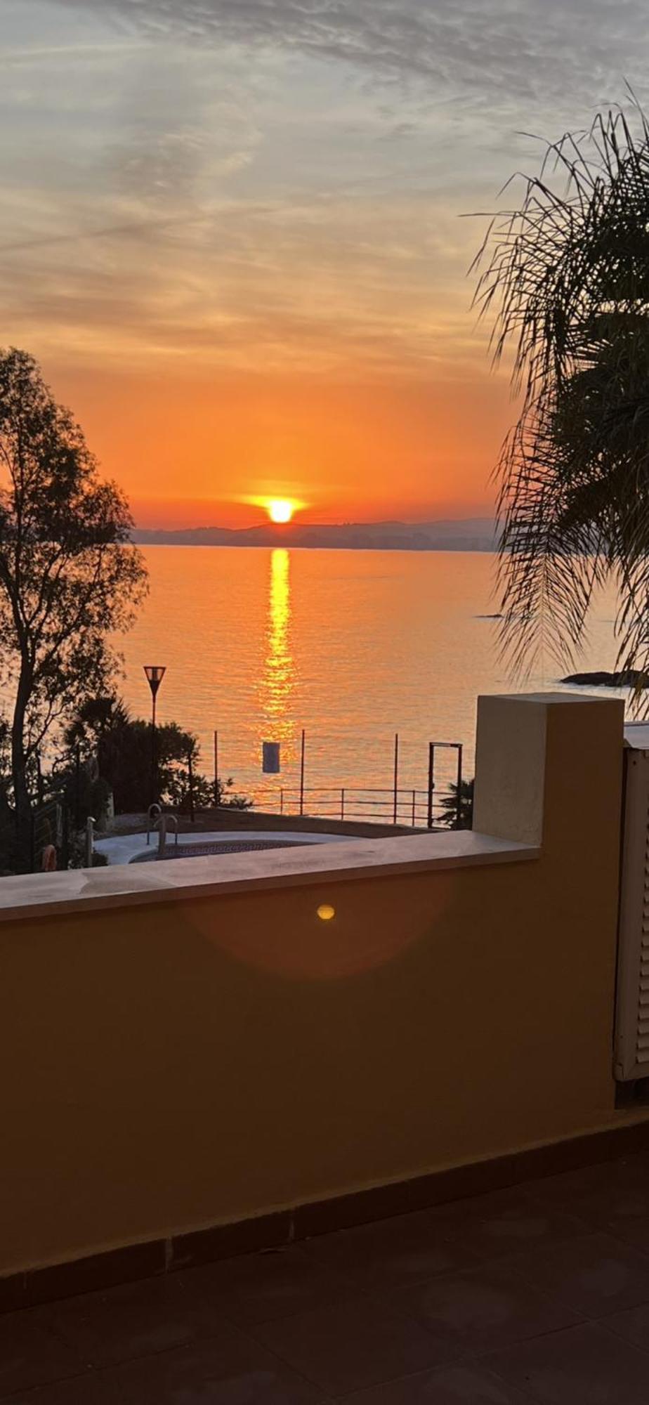 Relax Frente Al Mar Apartment Benalmadena Exterior photo